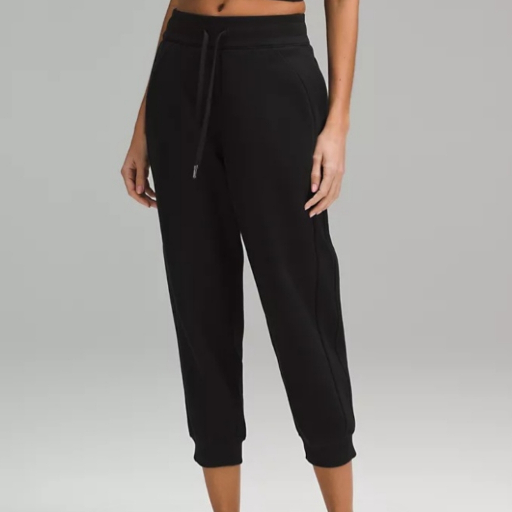 Lululemon Women's Joggers High-Rise Black Size 2